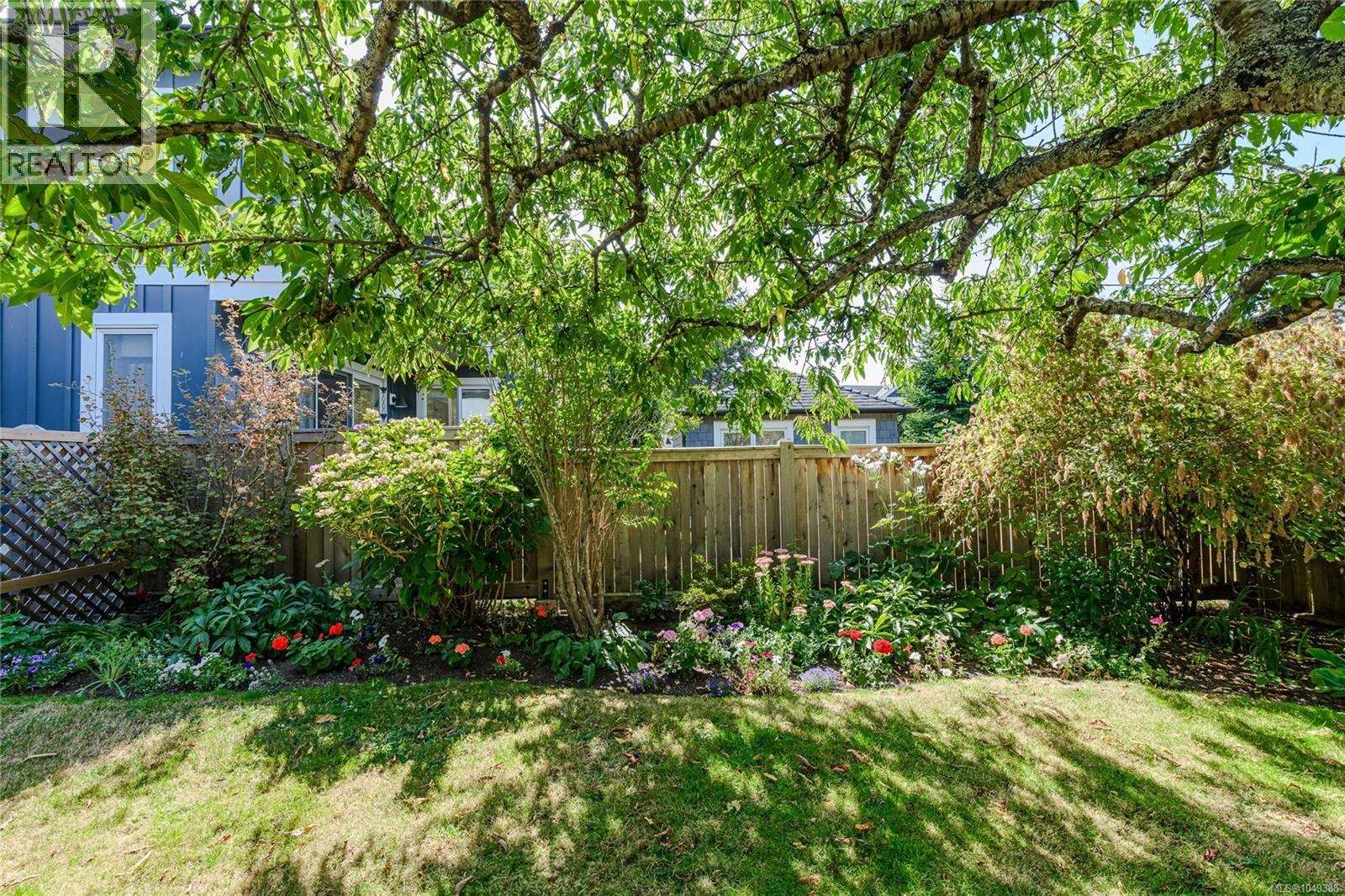 244 Moss St - 38