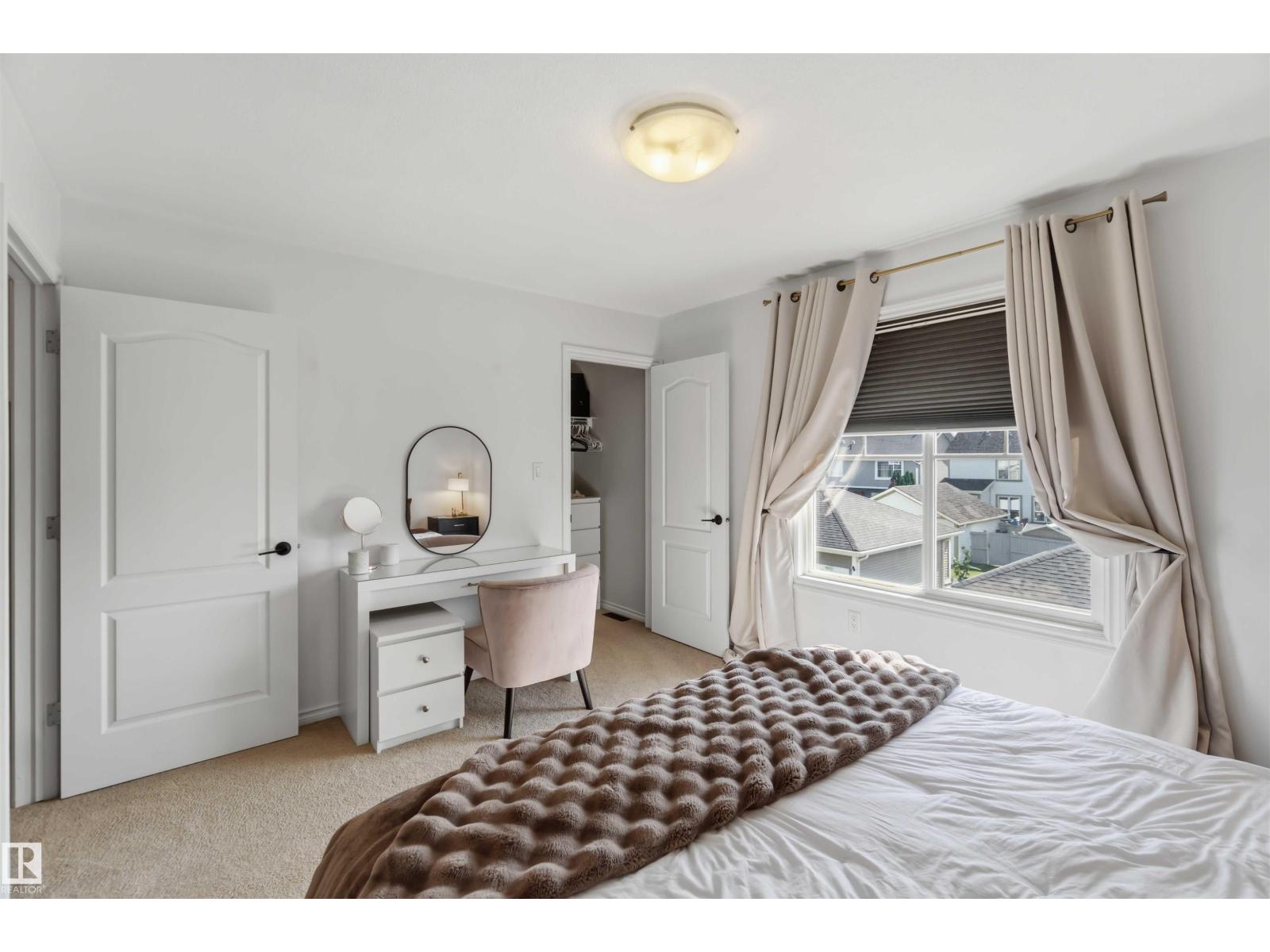2689 SIR ARTHUR CURRIE WY NW - 33