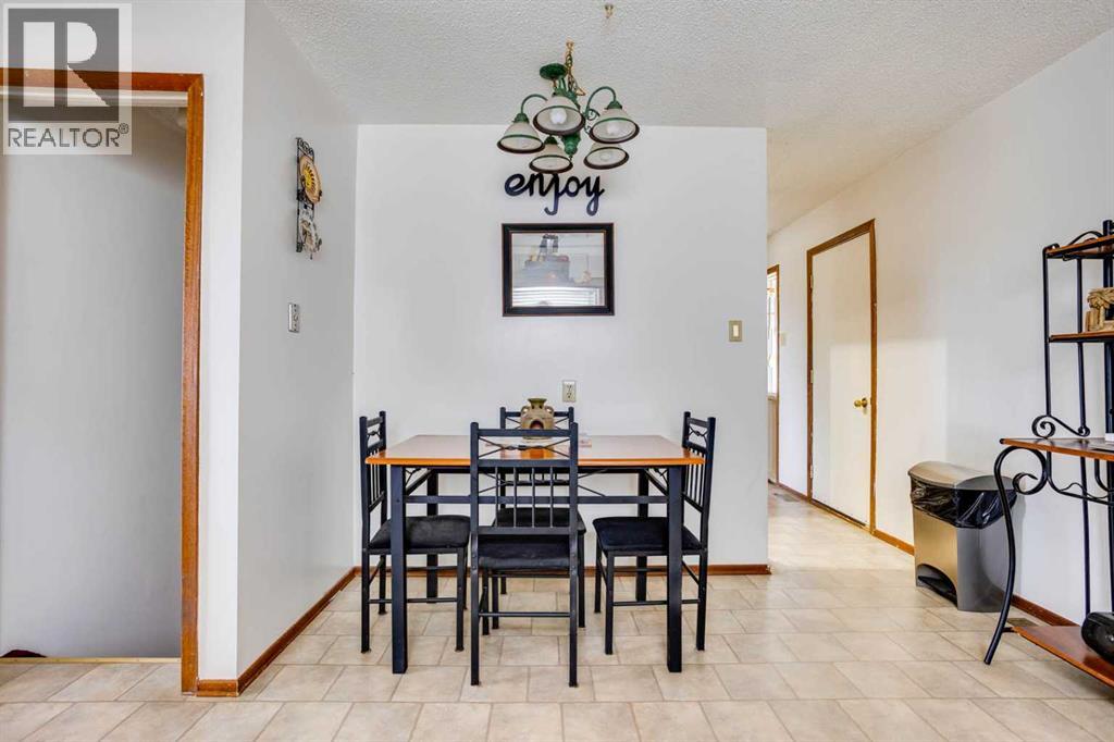 253 Gladstone Bay, Fort McMurray