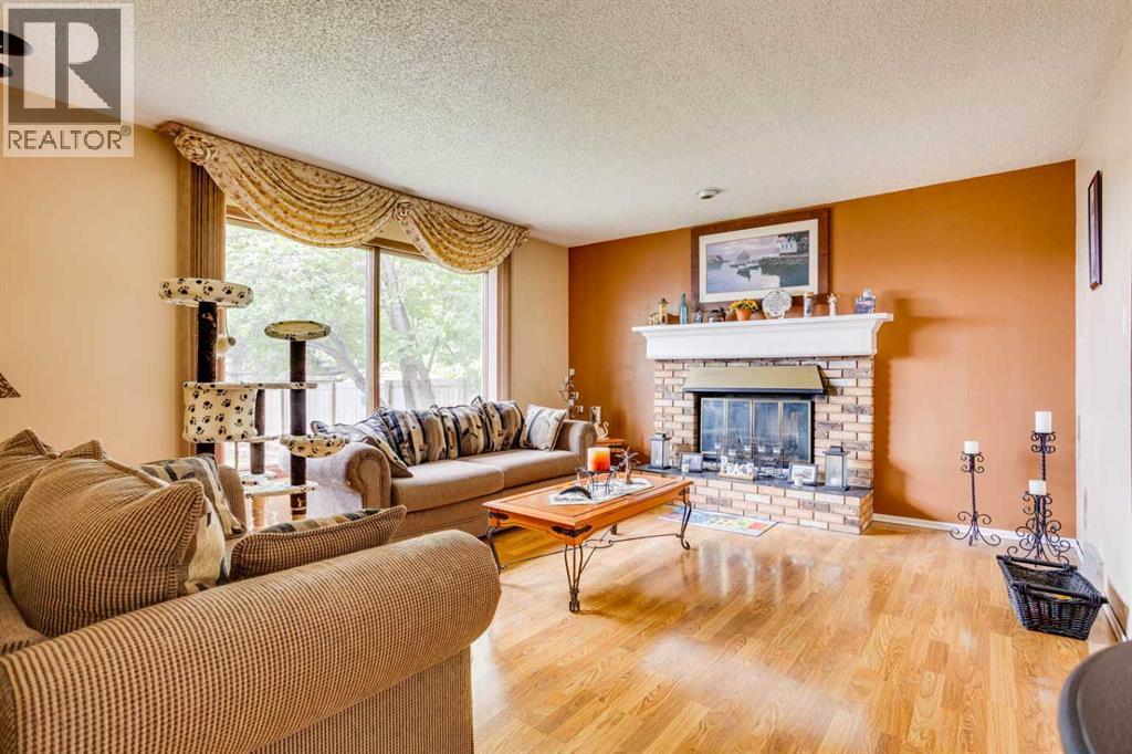 253 Gladstone Bay, Fort McMurray