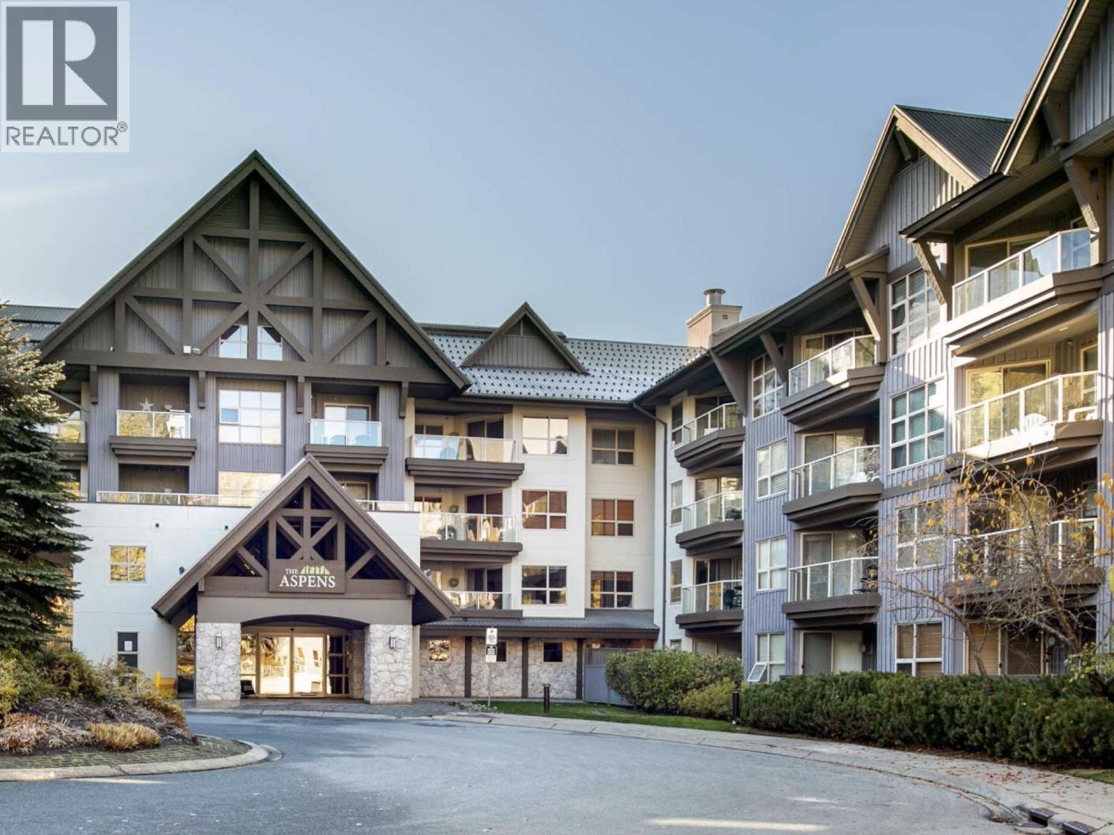 416 4800 SPEARHEAD DRIVE, Whistler — photo 1