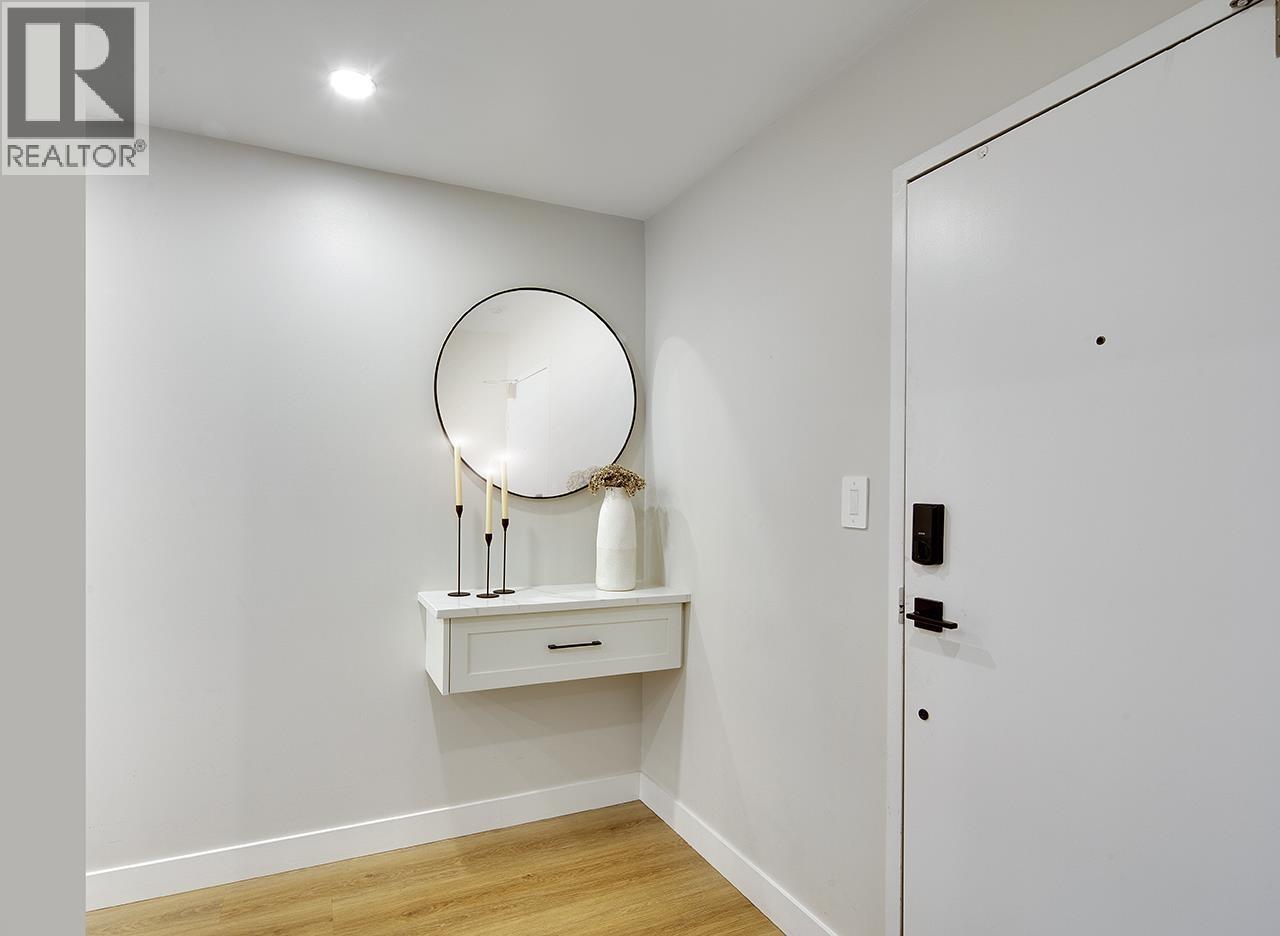 303 1877 W 5TH AVENUE, Vancouver
