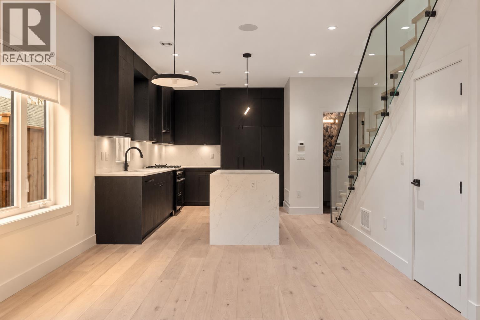 1 2539 GRANT STREET, Vancouver