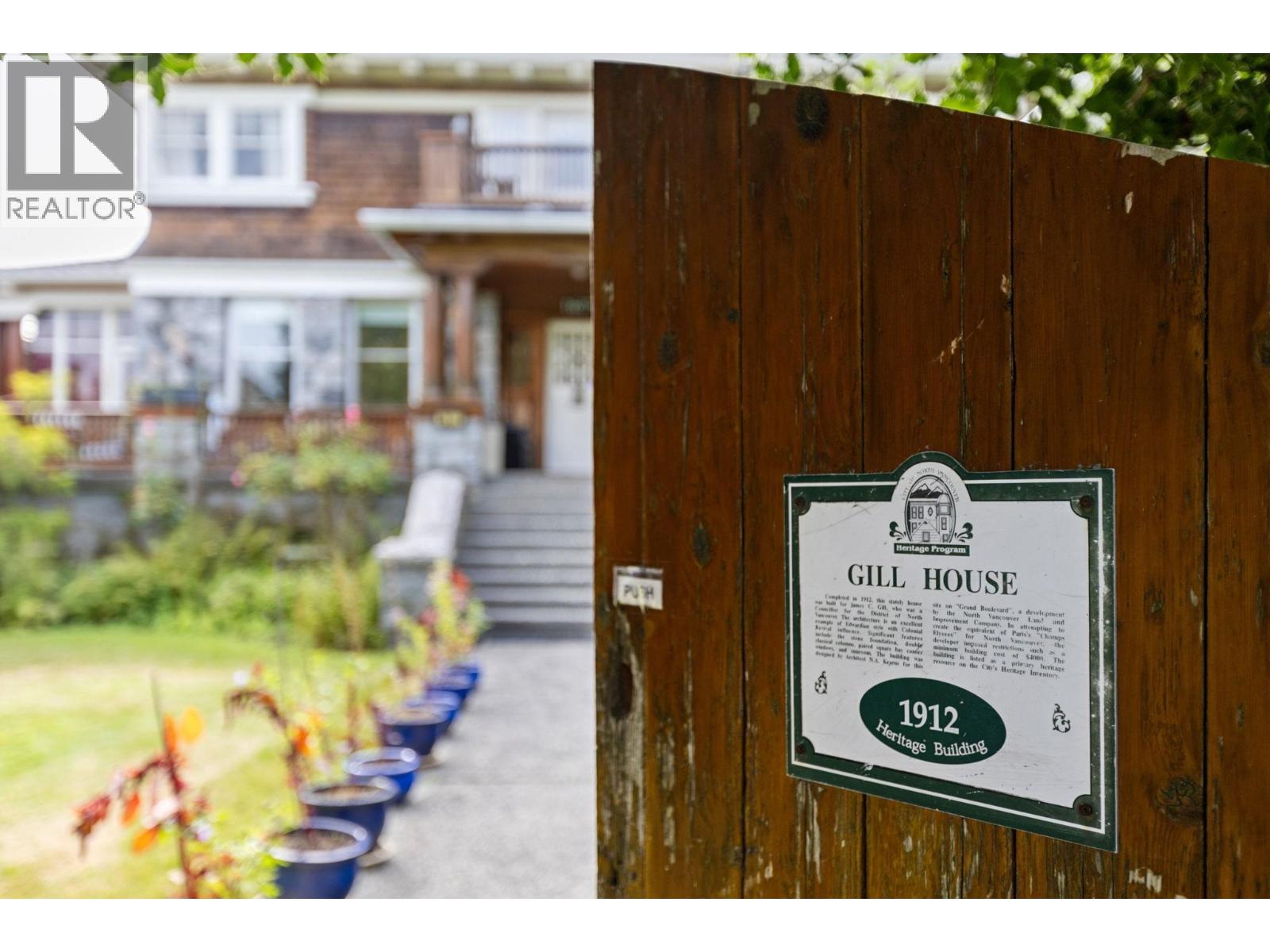 1617 W GRAND BOULEVARD, North Vancouver