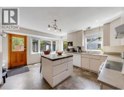 38582 Westway Avenue, Squamish, BC V8B0L6 Photo 11