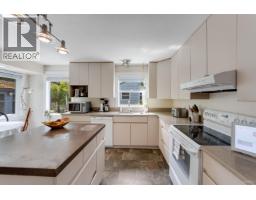 38582 Westway Avenue, Squamish, BC V8B0L6 Photo 14
