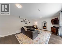 38582 Westway Avenue, Squamish, BC V8B0L6 Photo 16