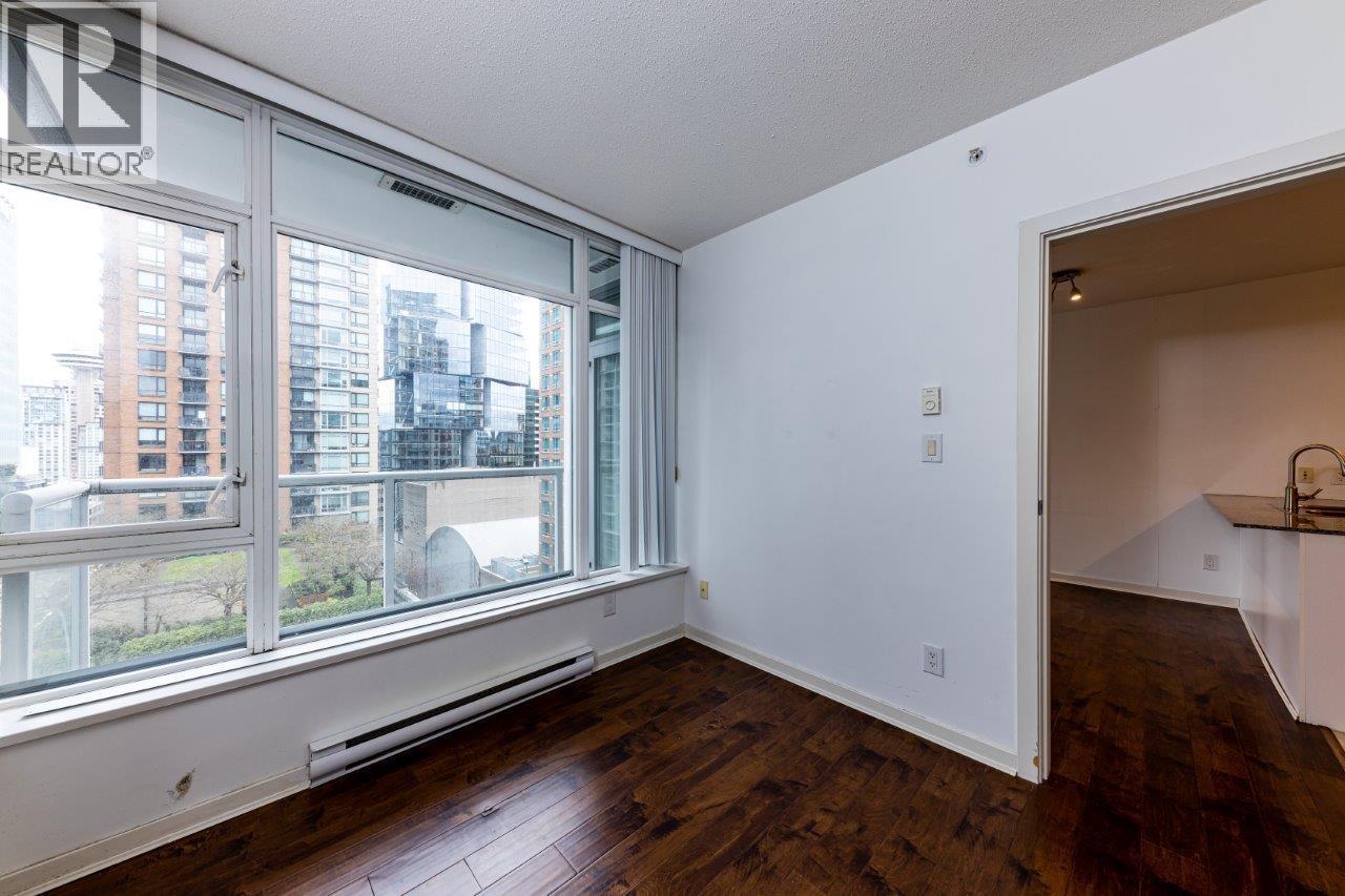 480 ROBSON STREET, Vancouver