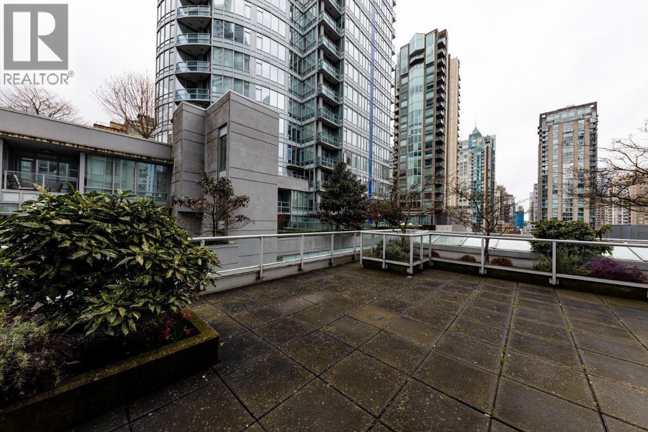 480 ROBSON STREET, Vancouver