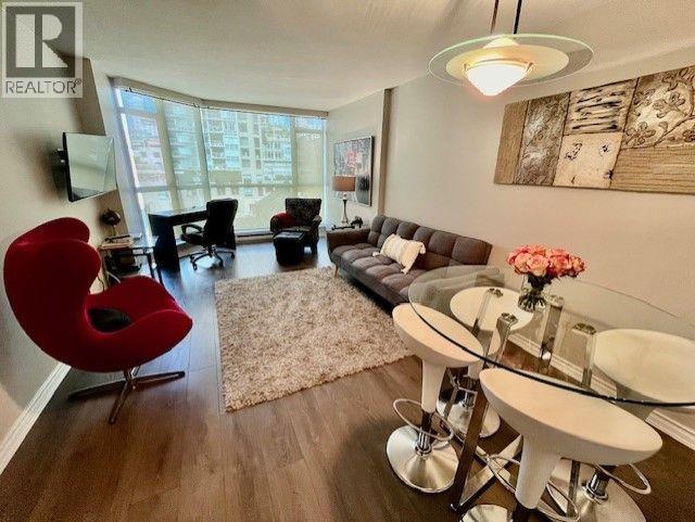 888 HAMILTON STREET, Vancouver