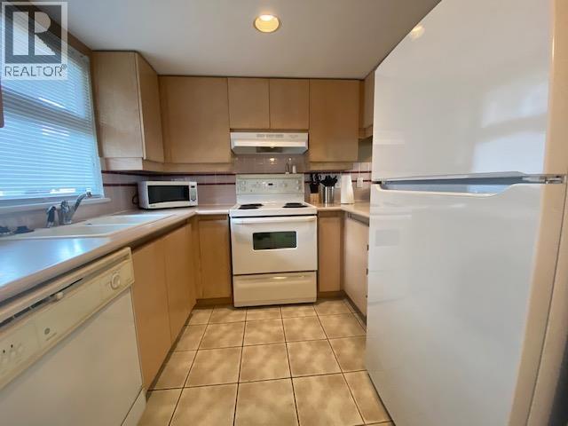 710 555 ABBOTT, Vancouver