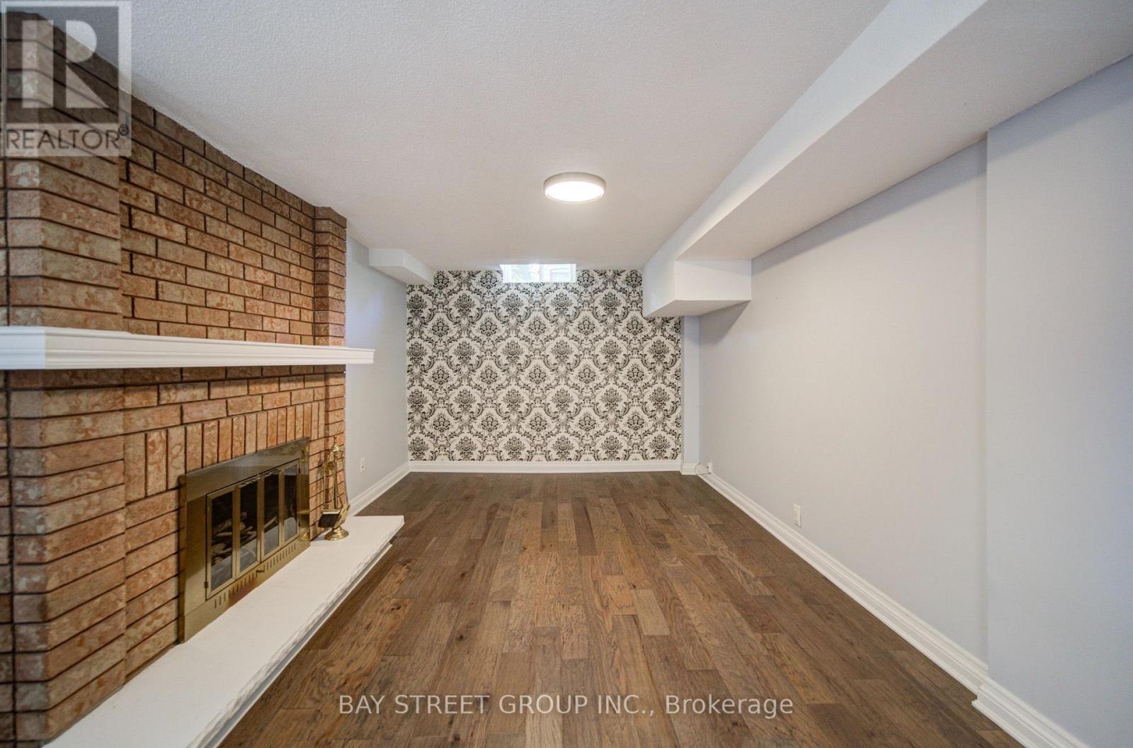 1348 WINDRUSH DRIVE - 35