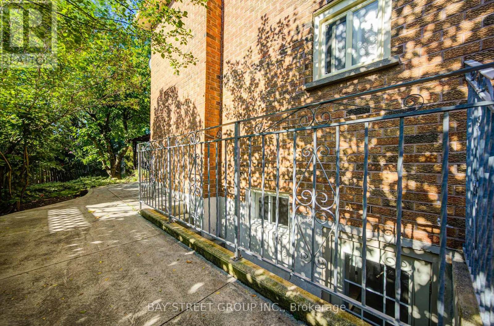 1348 WINDRUSH DRIVE - 41