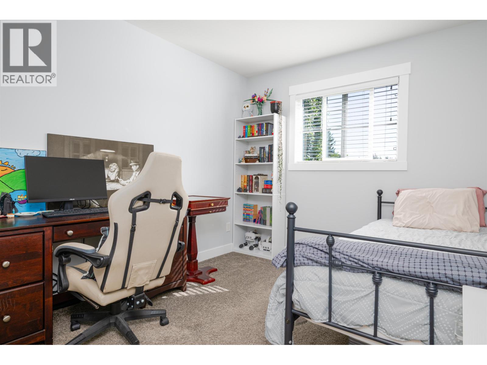 #601 6798 WESTGATE AVENUE - 11