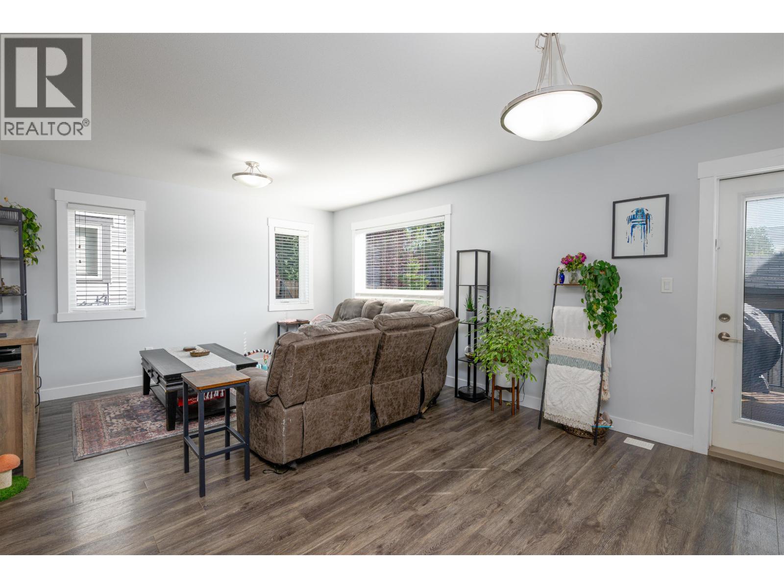 #601 6798 WESTGATE AVENUE - 29
