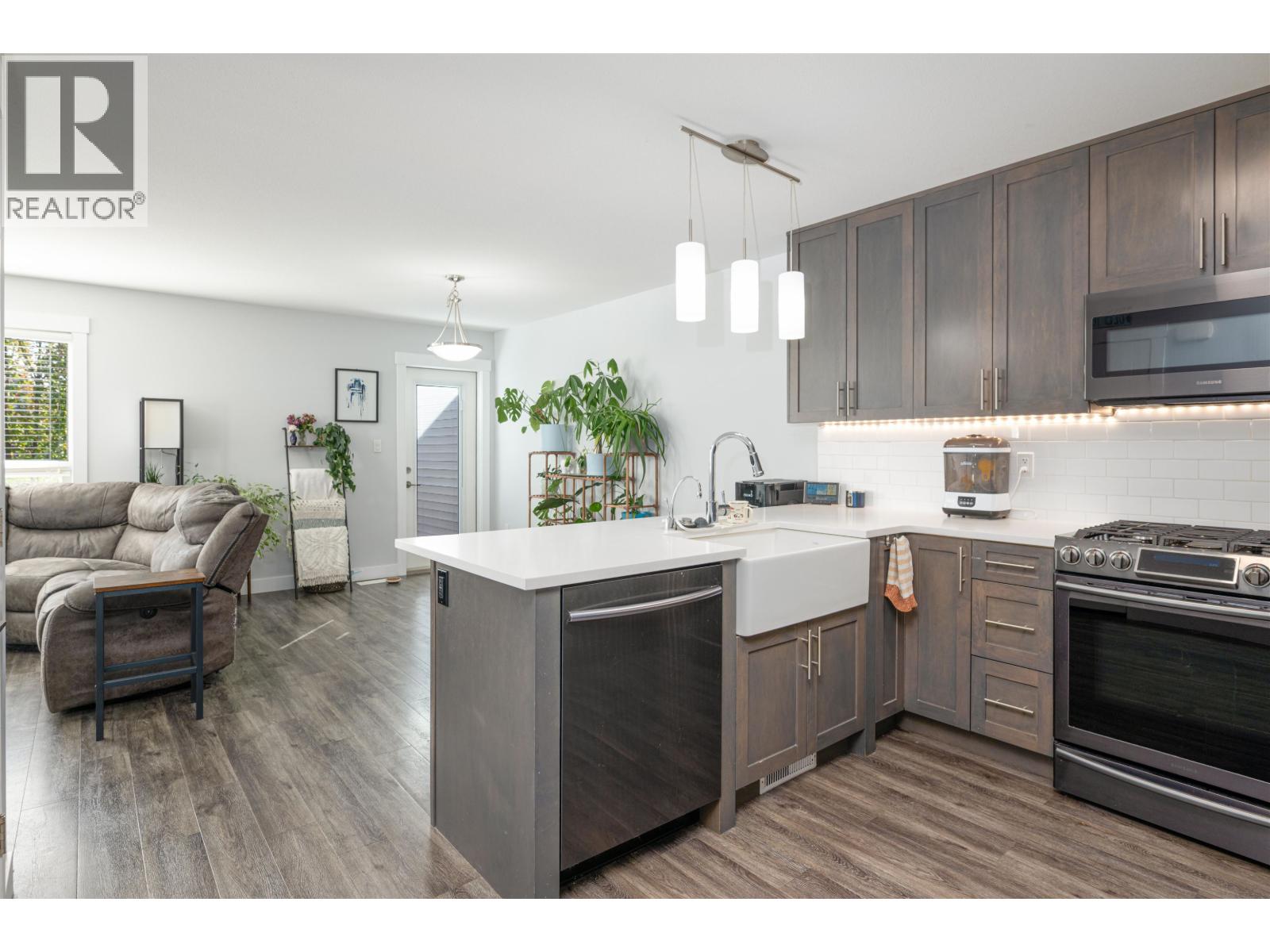 #601 6798 WESTGATE AVENUE - 31