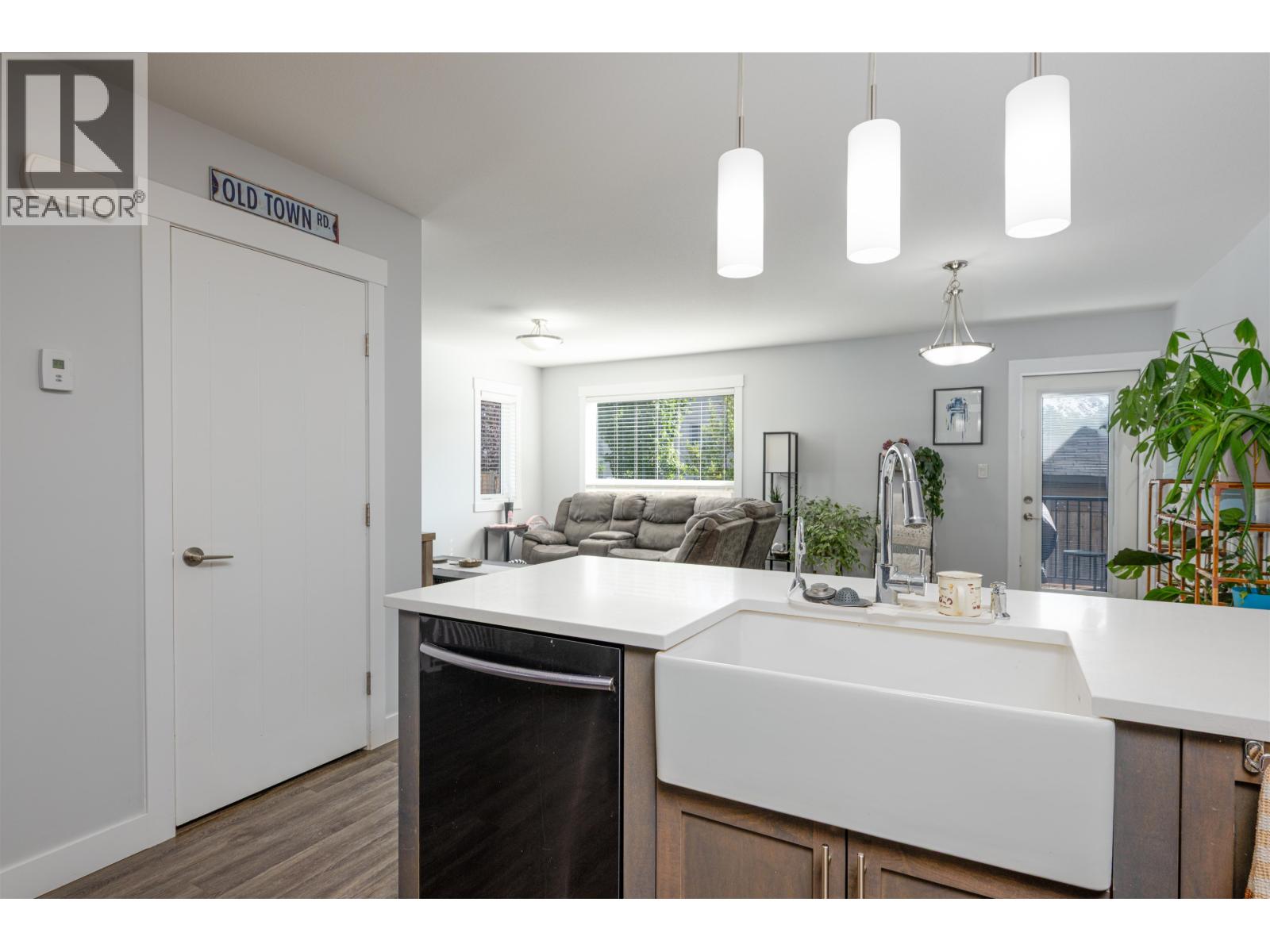 #601 6798 WESTGATE AVENUE - 33