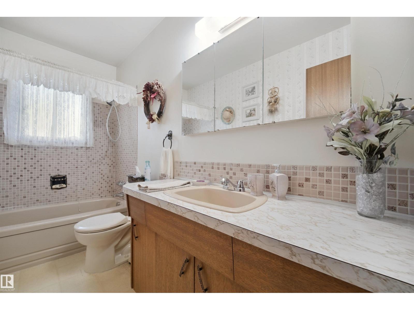 6920 152A AV NW - 10