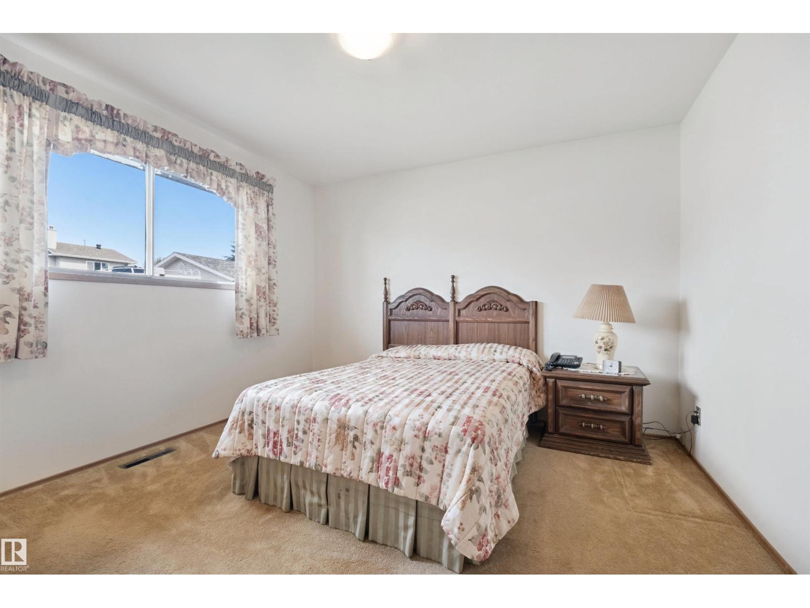 6920 152A AV NW - 11