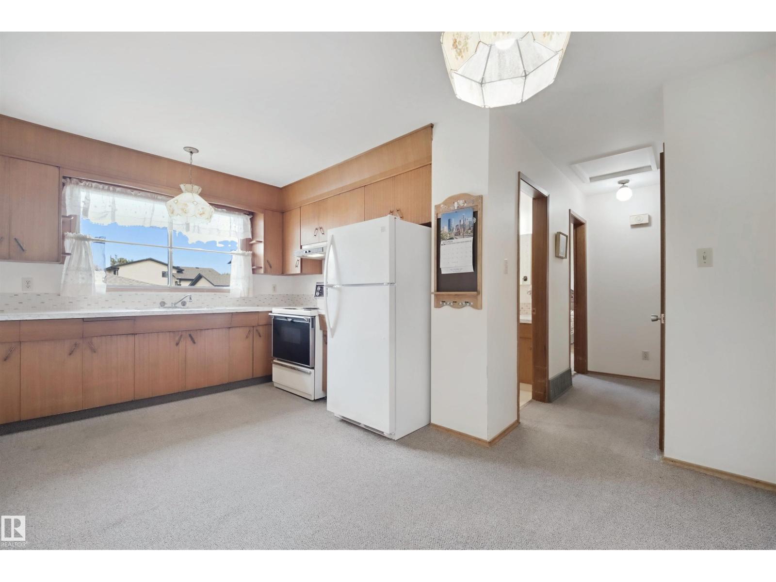 6920 152A AV NW - 8