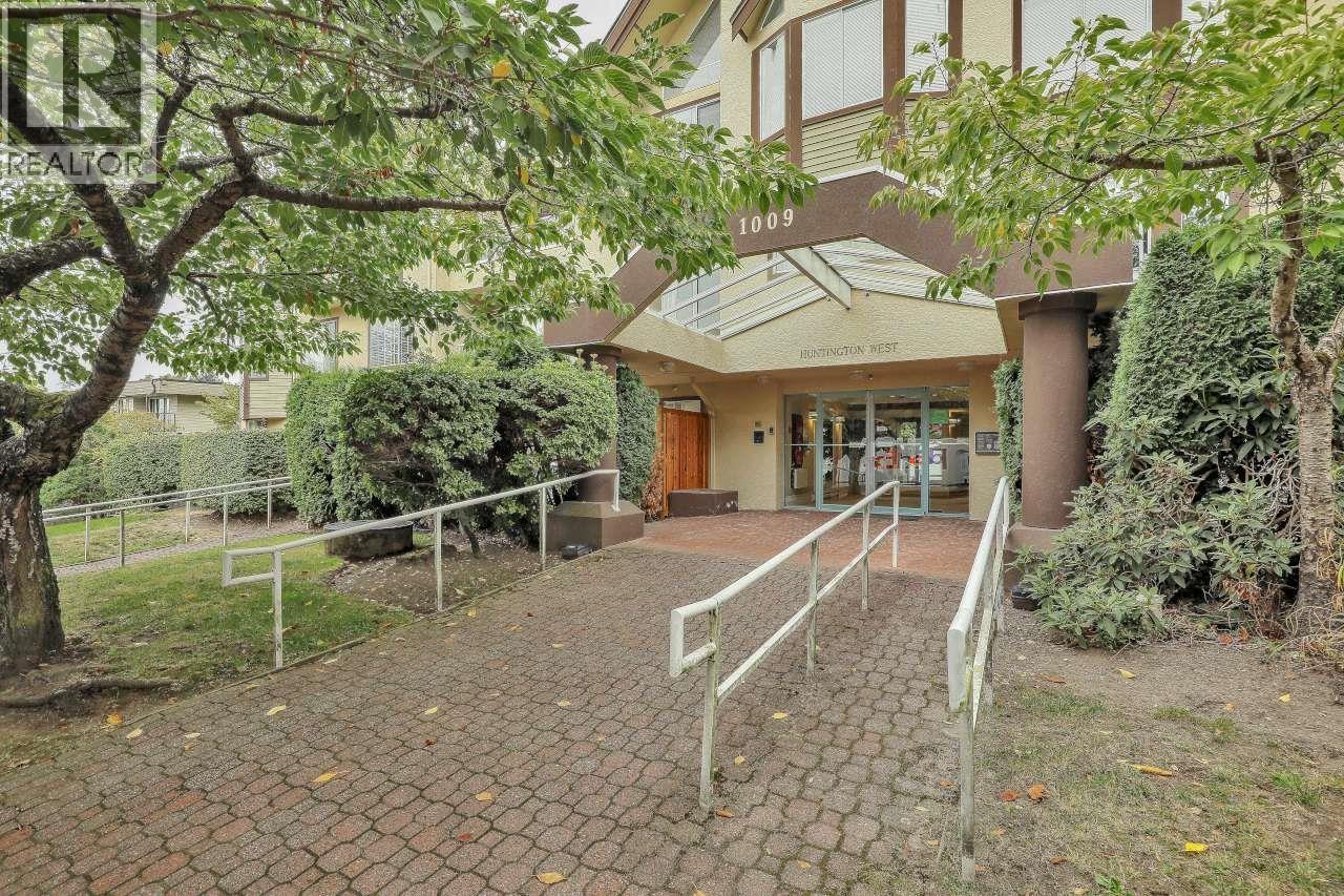 112 1009 HOWAY STREET, New Westminster — photo 1