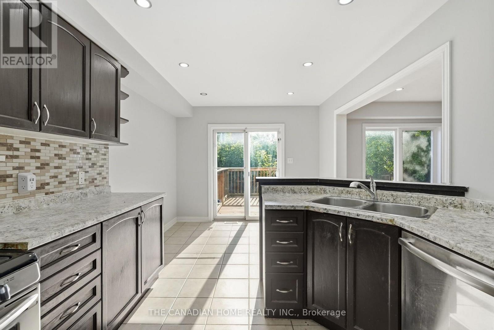 #14 78 PEACHWOOD CRESCENT - 14