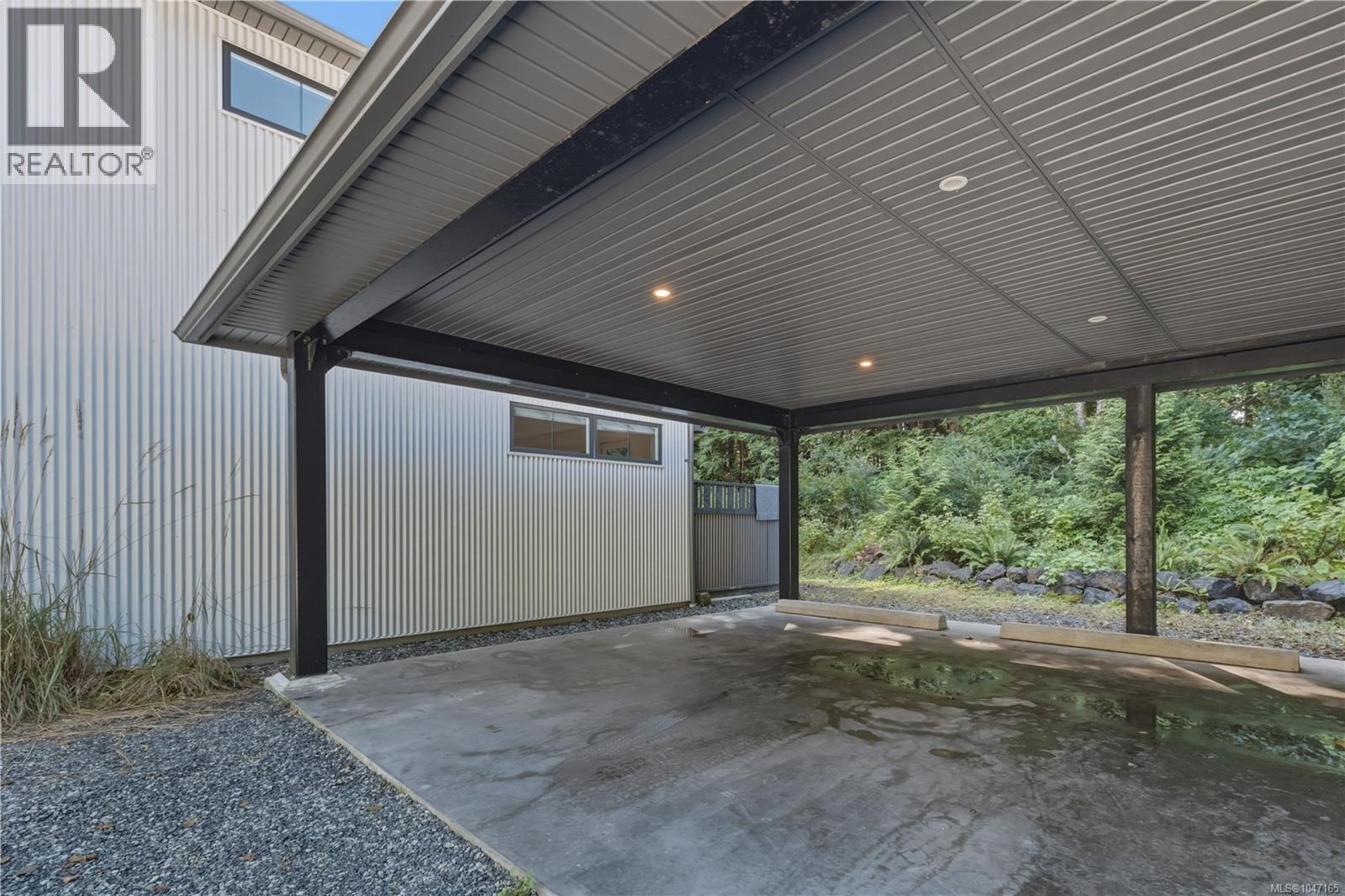 #6 590 Marine Dr - Image 31