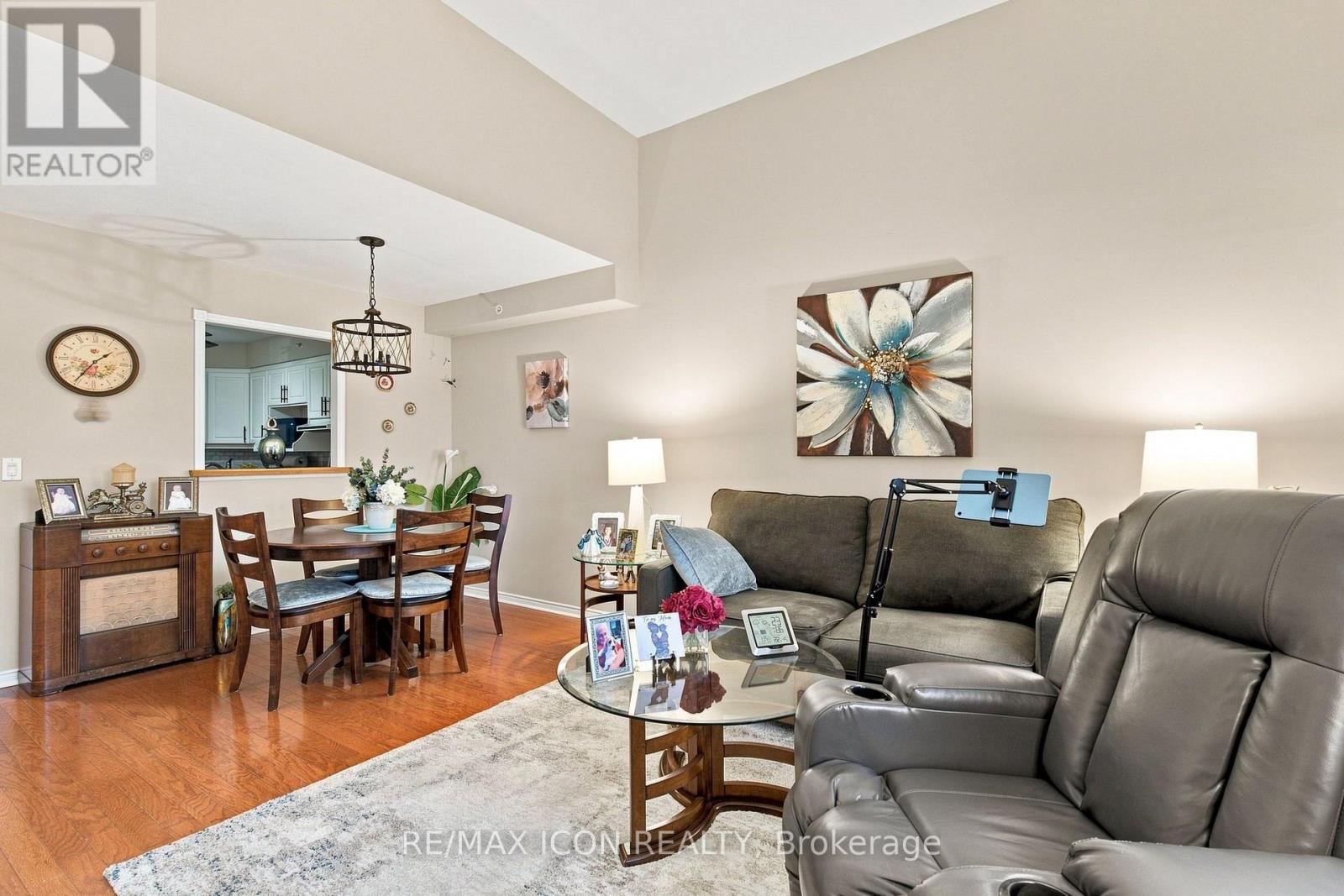 #327 511 GAINSBOROUGH ROAD - 12