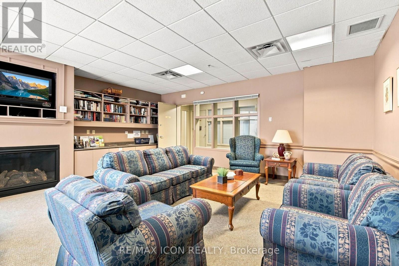 #327 511 GAINSBOROUGH ROAD - 33