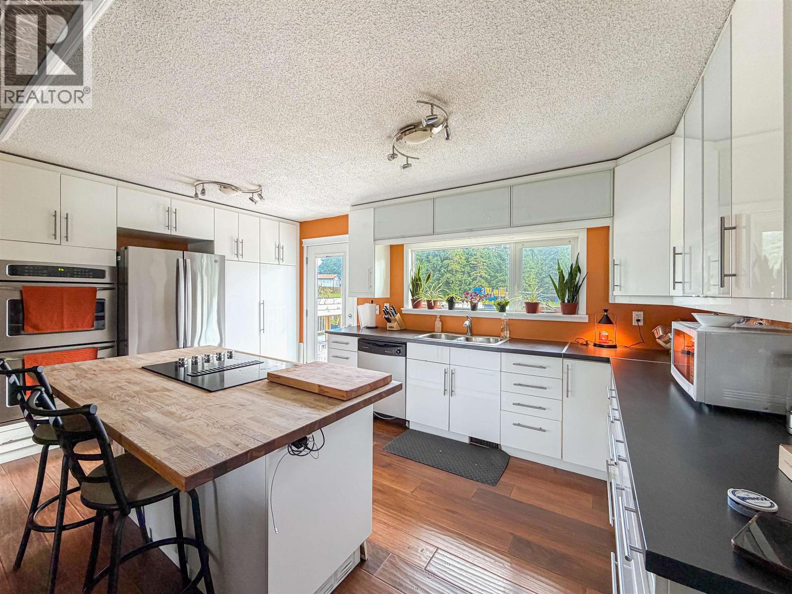 56 DAVY CRESCENT - 6