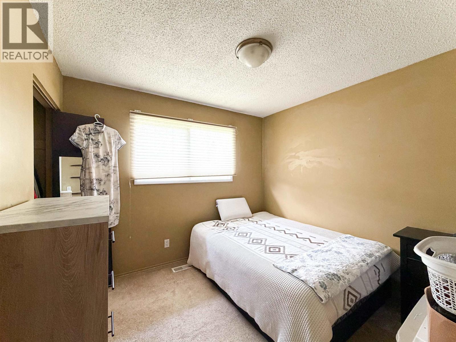 56 DAVY CRESCENT - 10