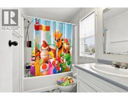 3pc Bathroom - 10807 97 Street, Clairmont, AB T0H0W0 Photo 6
