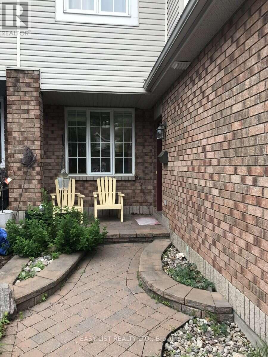 1480 BONNEVILLE CRESCENT - 2