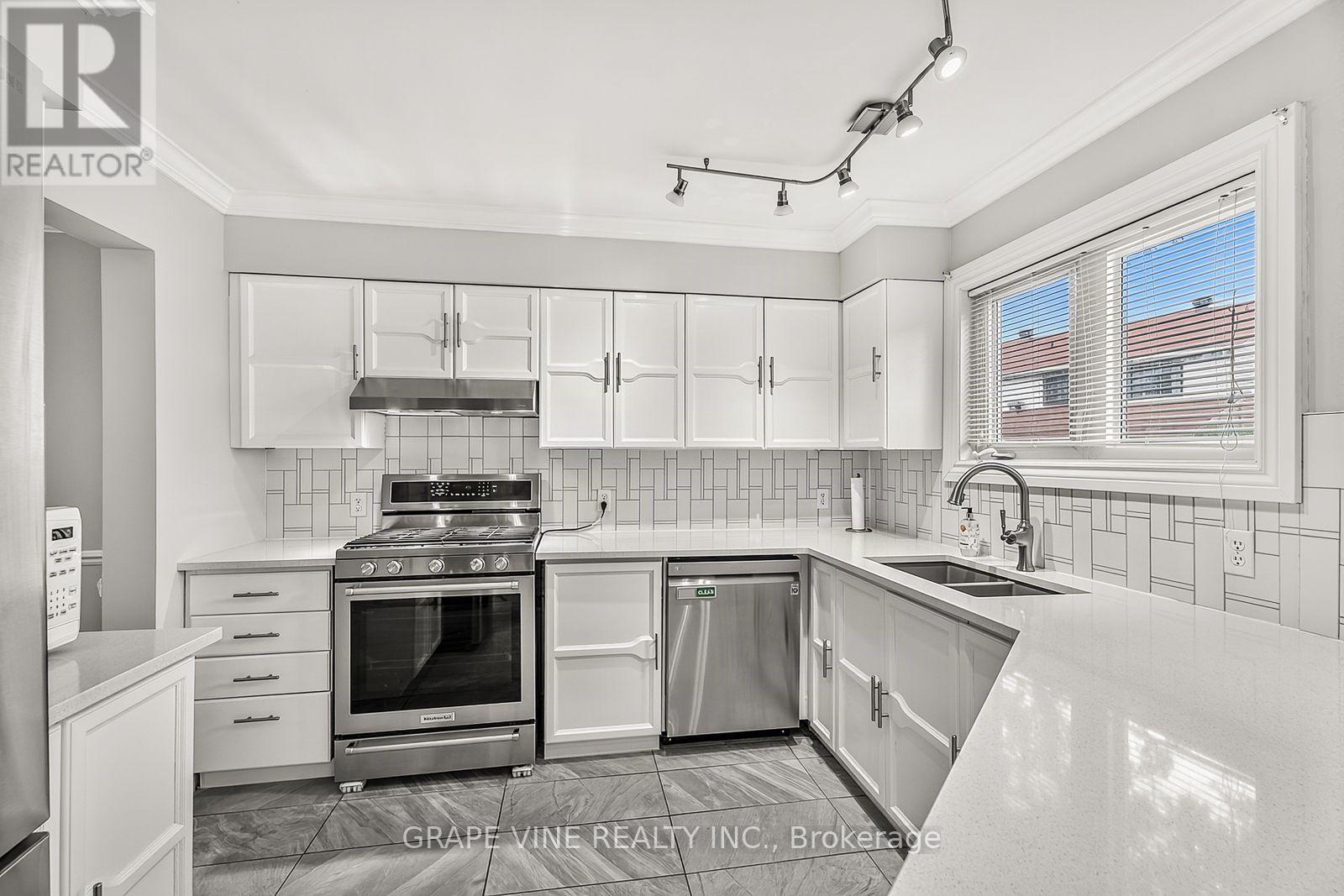 1715 CARA CRESCENT - 19
