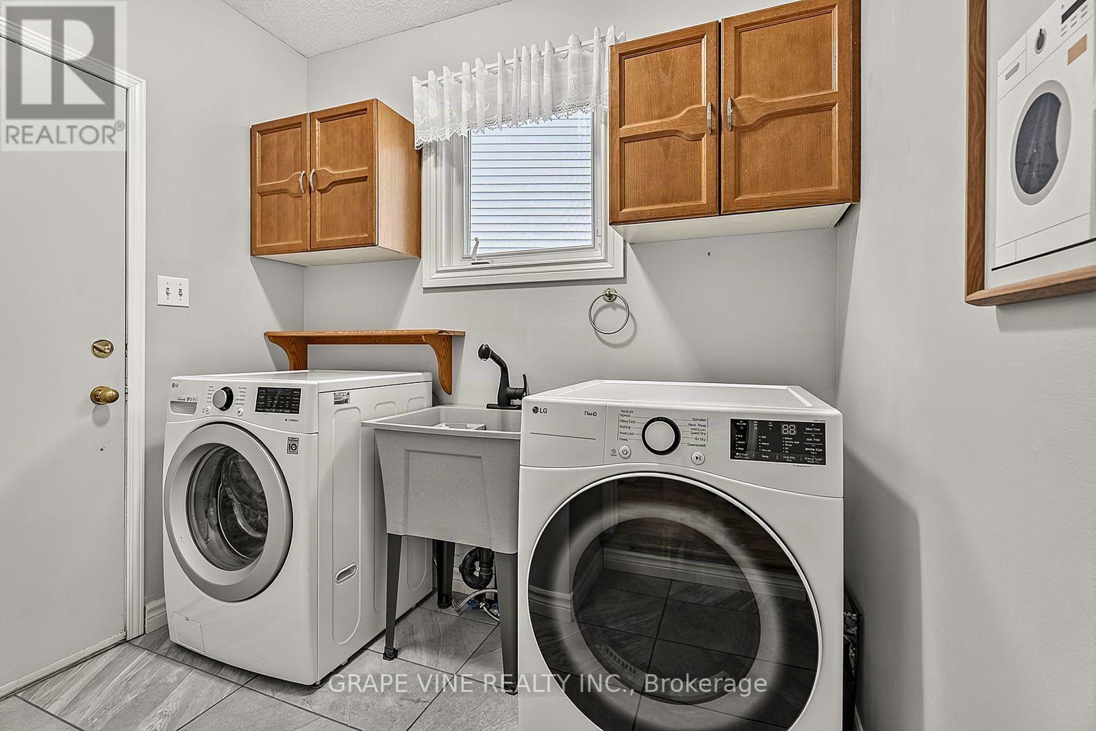 1715 CARA CRESCENT - 23