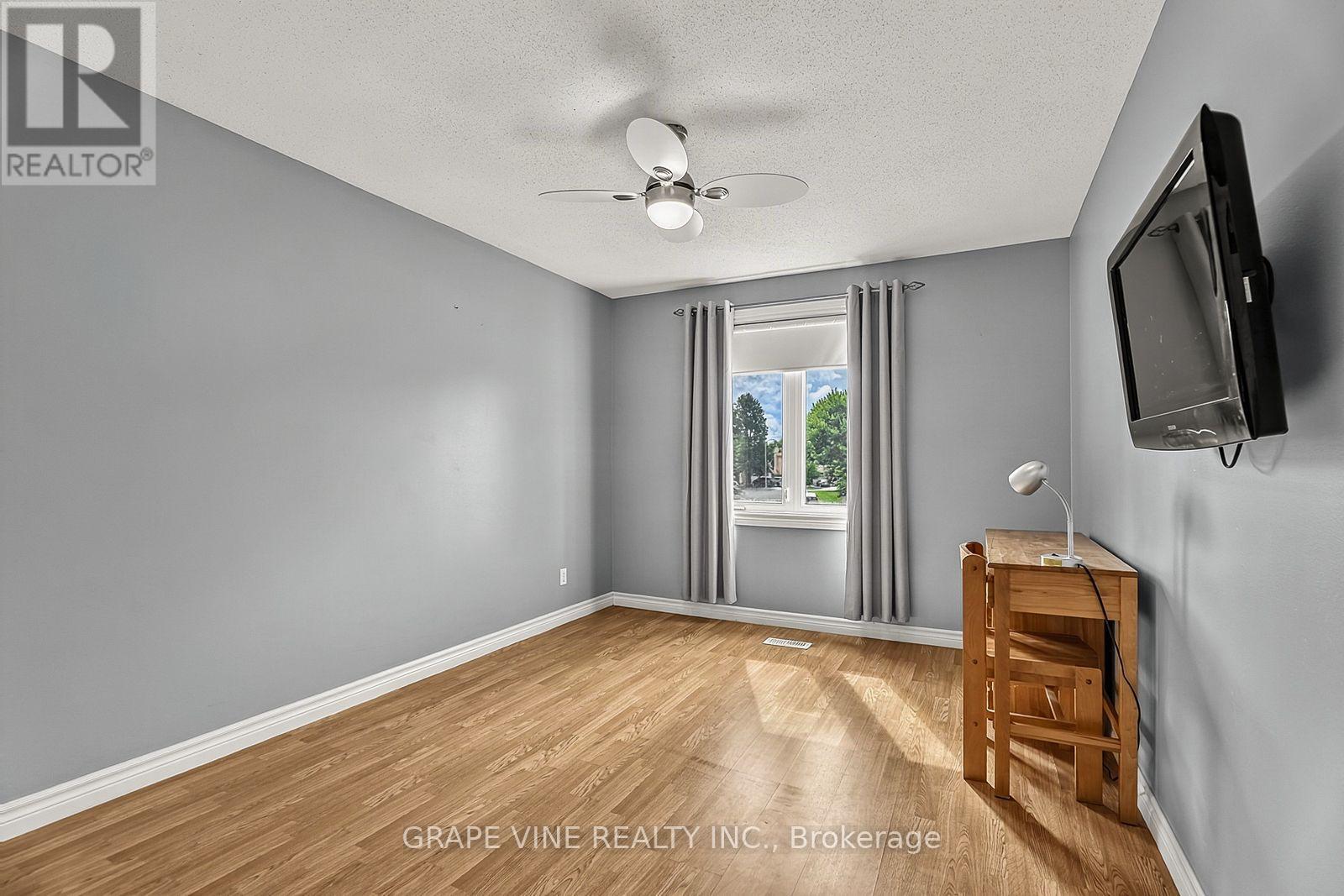1715 CARA CRESCENT - 35