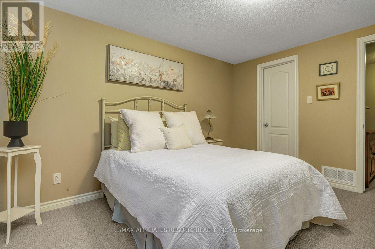 2 Bed, 3 Bath House for Sale in Ottawa – 248 BULRUSH CRESCENT, Ottawa – MLS# X13775592 - Image 45