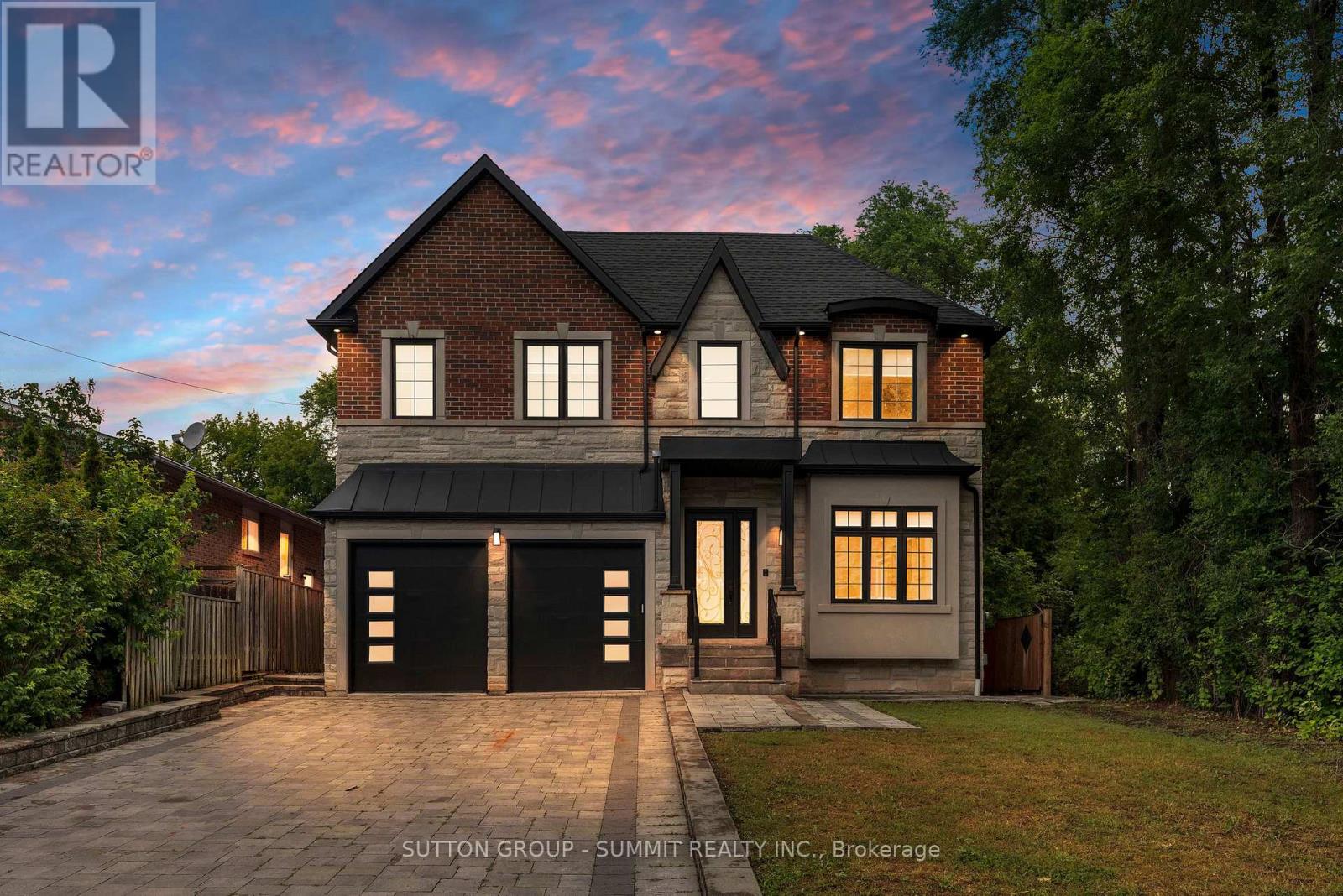 832 SHEPPARD AVENUE