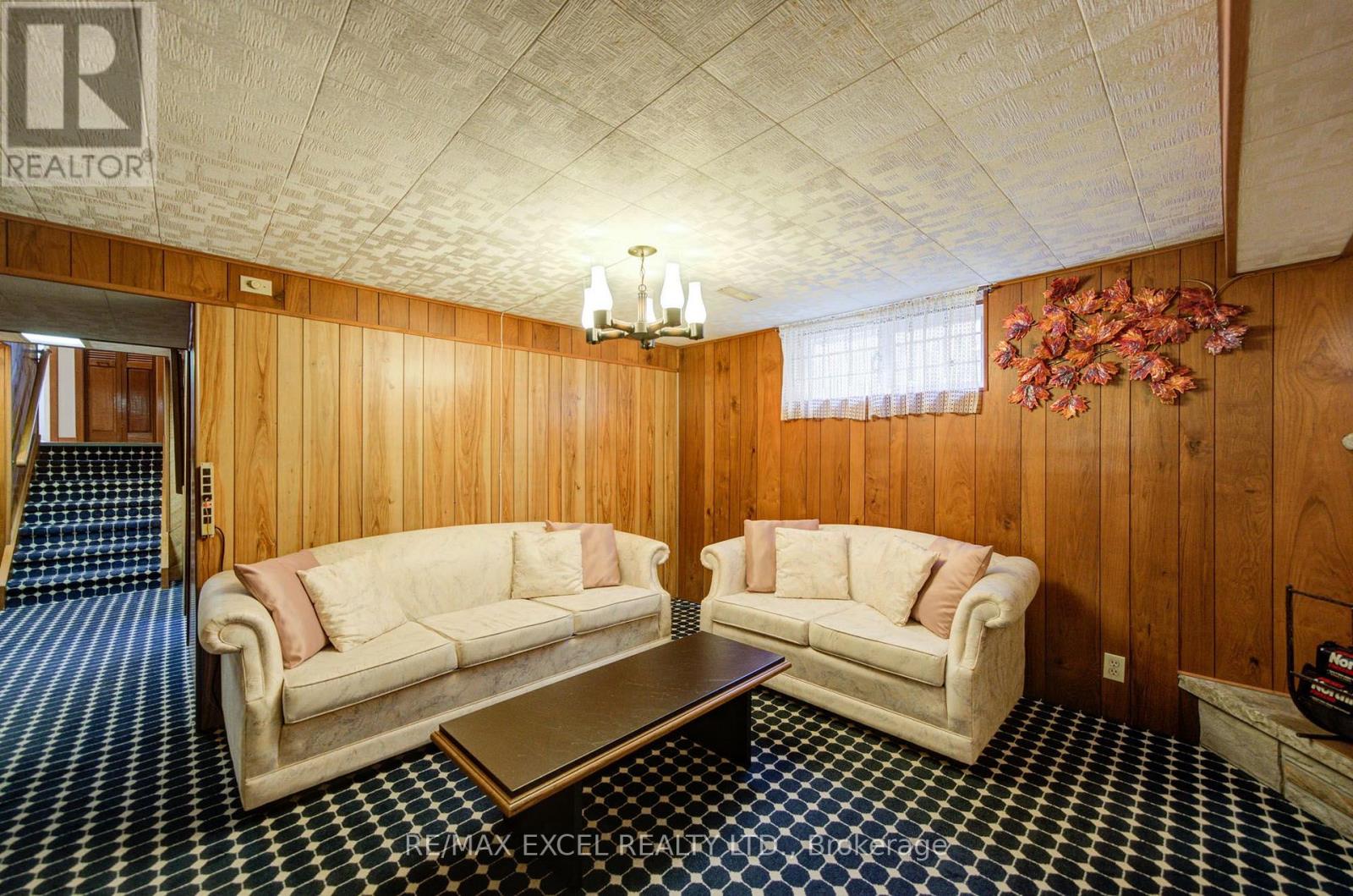 81 AMANDA DRIVE - Image 40
