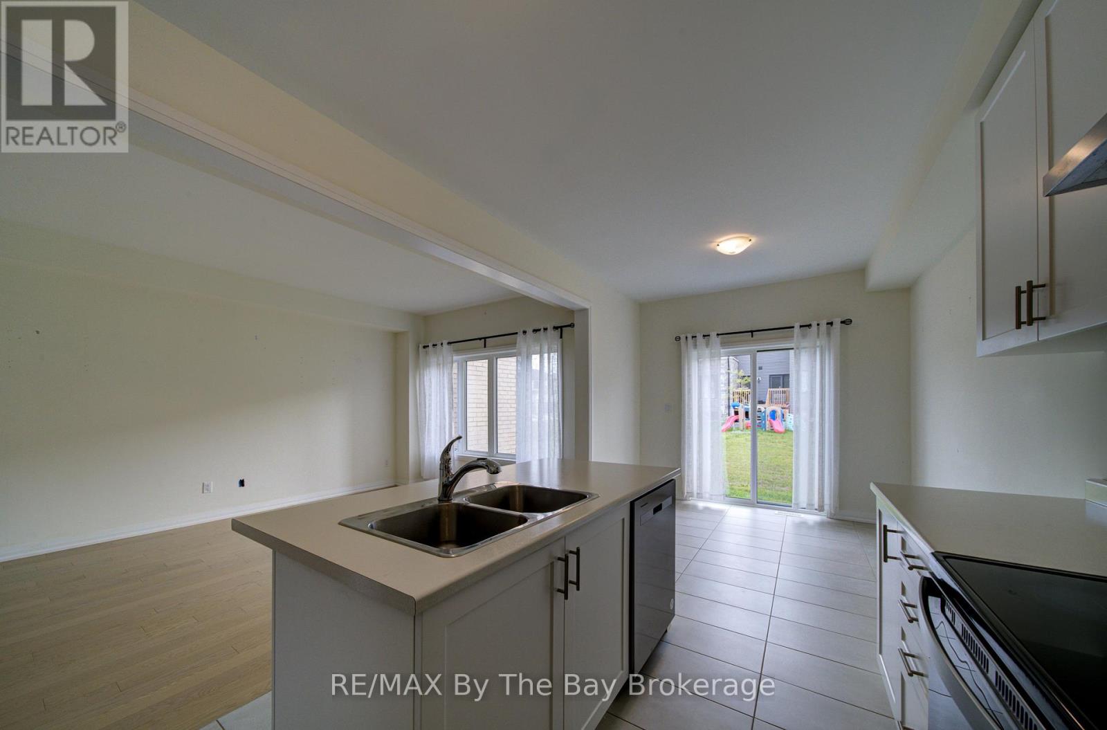 73 FEDERICA CRESCENT - Image 21