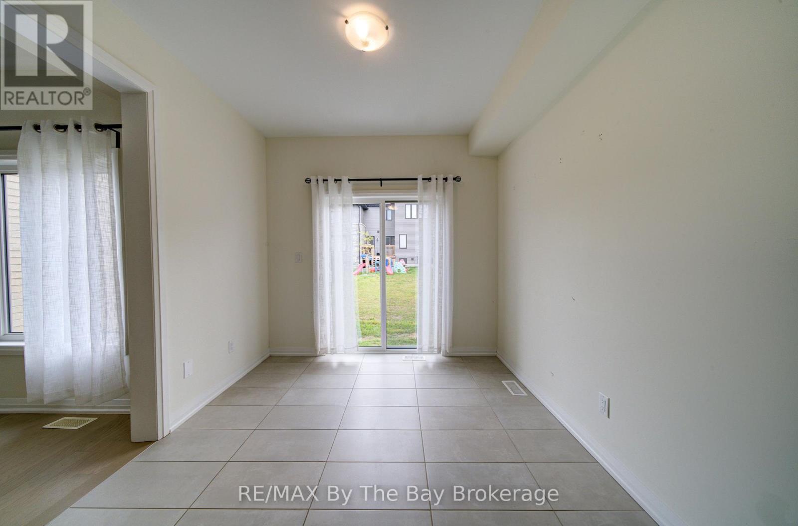 73 FEDERICA CRESCENT - 22