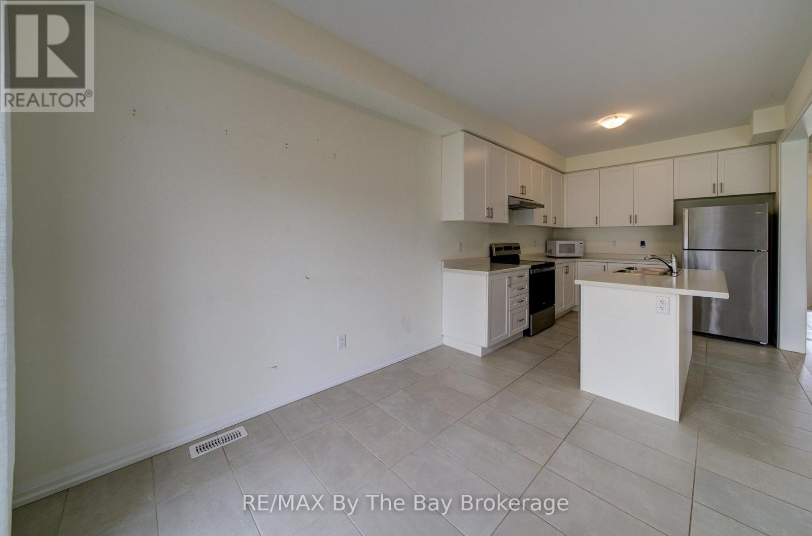 73 FEDERICA CRESCENT - Image 24