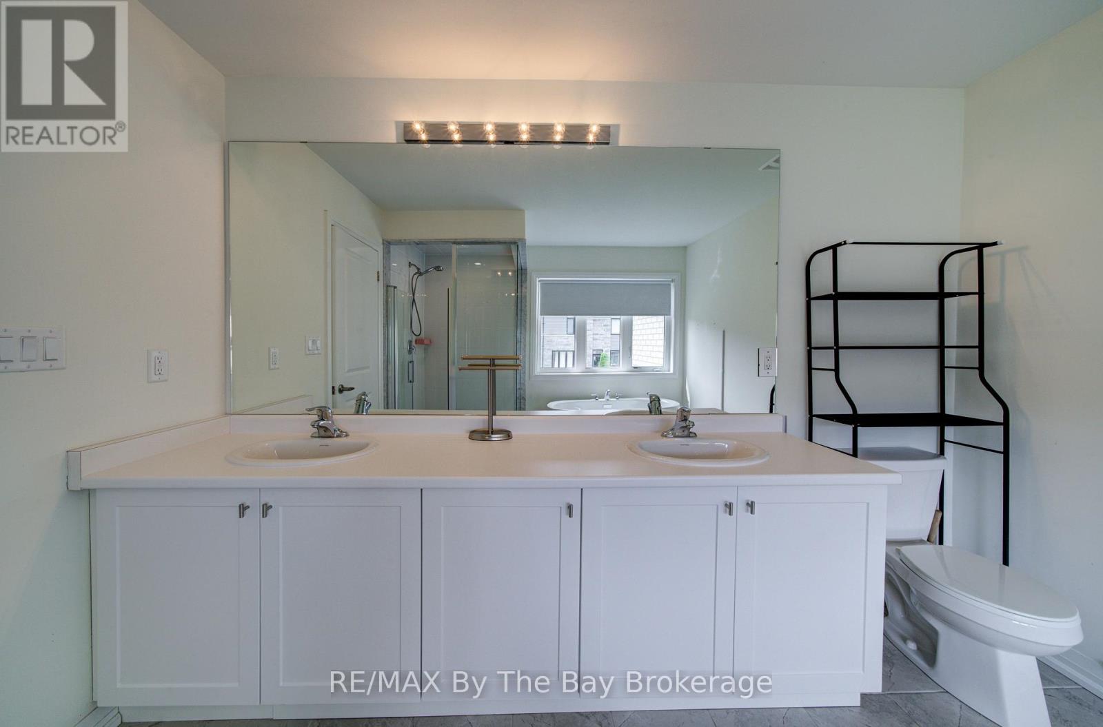 73 FEDERICA CRESCENT - Image 33