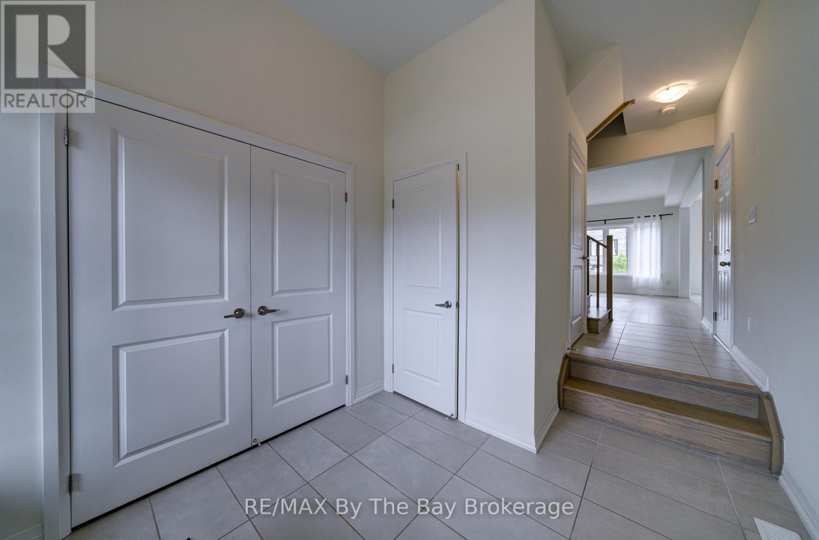 73 FEDERICA CRESCENT, Wasaga Beach — photo 6