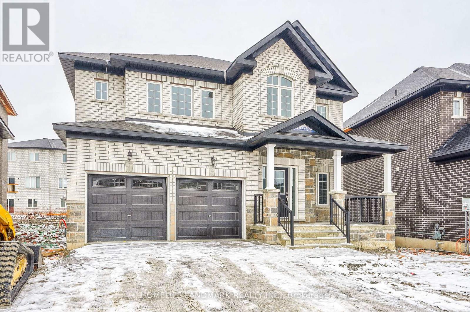 11 DAWN BLOSSOM DRIVE, Georgina (Keswick South) — photo 2