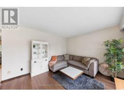 390 Mississaga Street W, Orillia, ON L3V3C5 Photo 8