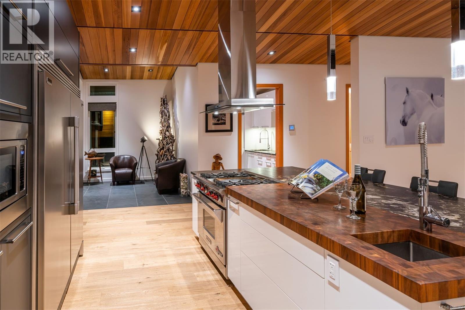 3875 Discovery Dr - 47