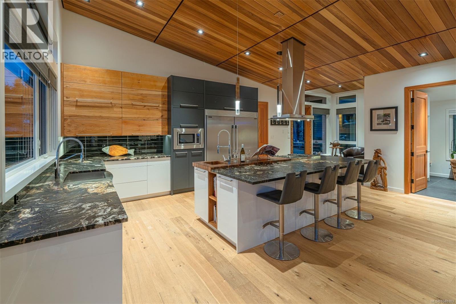 3875 Discovery Dr - 9