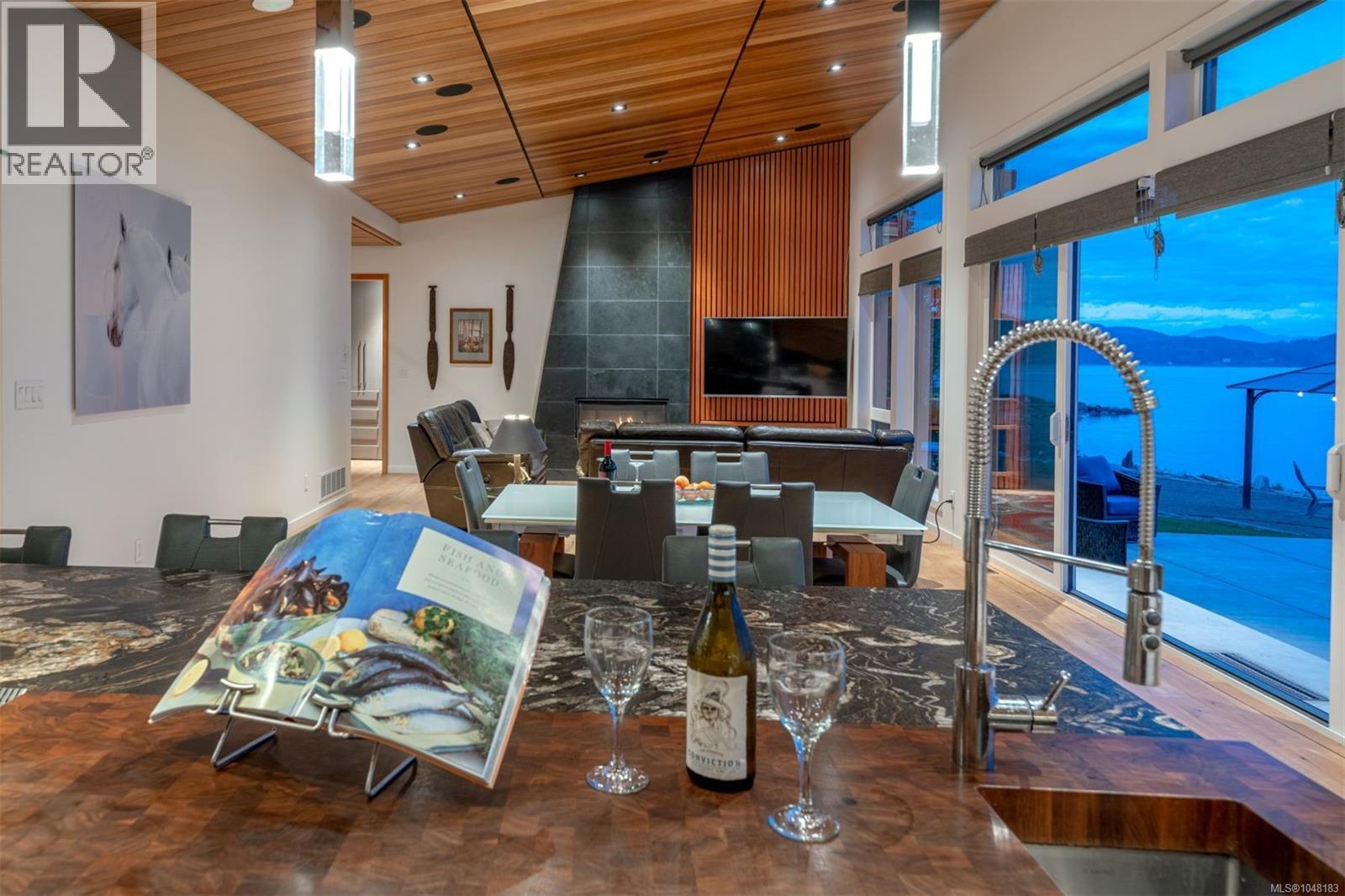 3875 Discovery Dr - 6