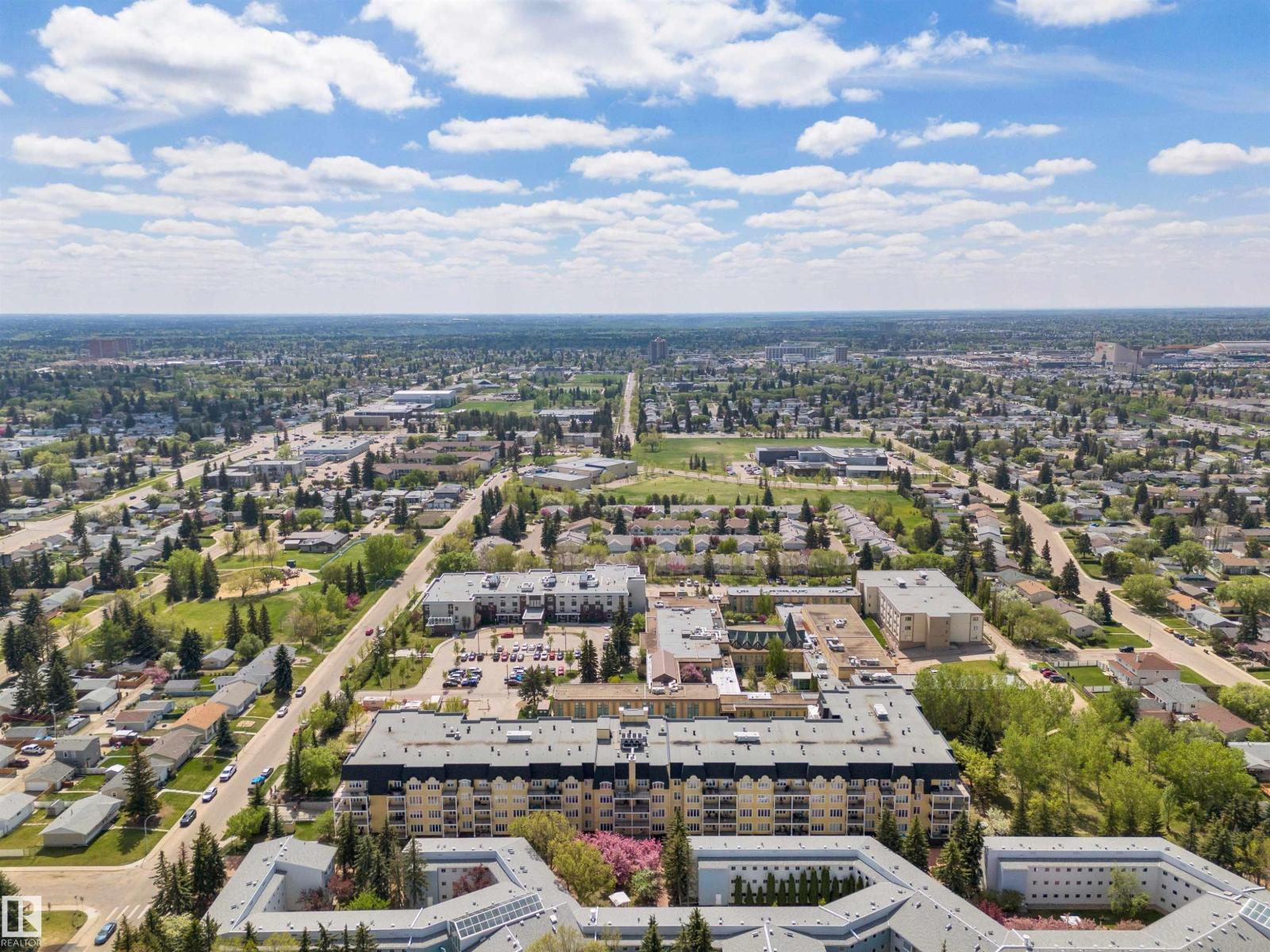 #215 9820 165 ST NW - 31